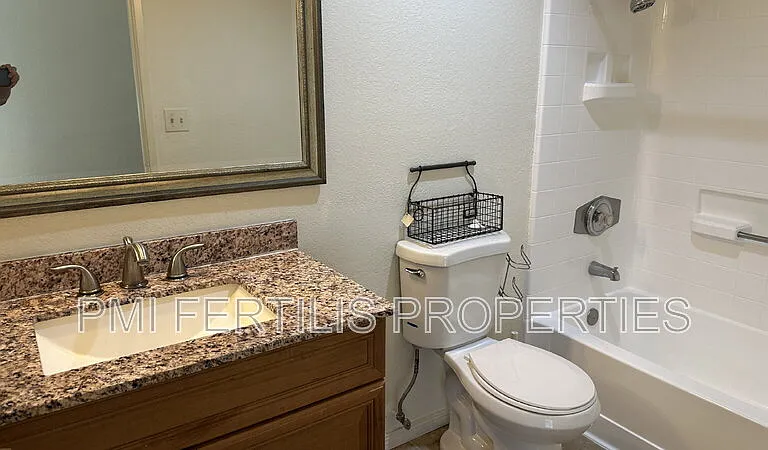 8331 Vineyard Ave #7 — Photo 17