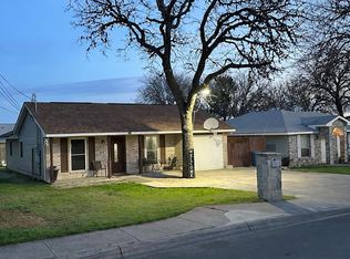 419 Goss St, Kerrville, TX 78028
