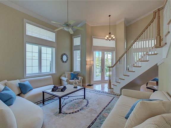 4th image of 5405 Avenida Del Mare