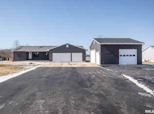21636 E 650th St, Geneseo, IL 61254