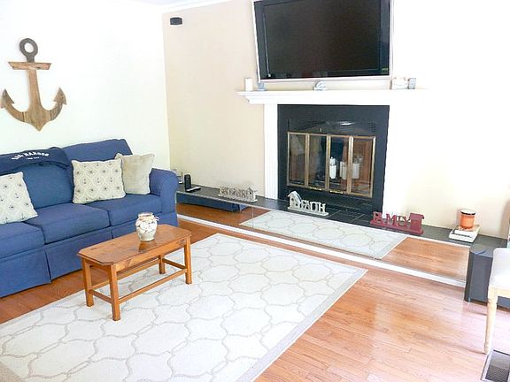 3rd image of 77 Highview Dr