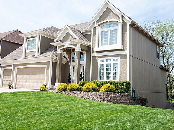 2nd image of 1416 NE Whitestone Dr