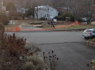 2 Livingston Ave, Valhalla, NY 10595