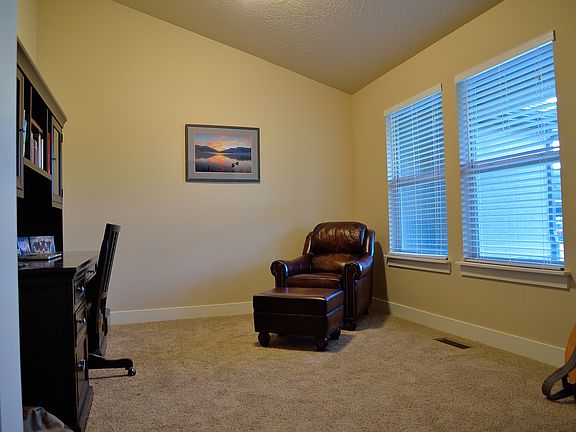 4th image of 215 W 1200th St S