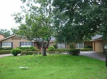2nd image of 928 N Texas Ave