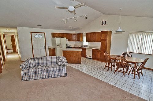3rd image of 6058 Waterfront Dr