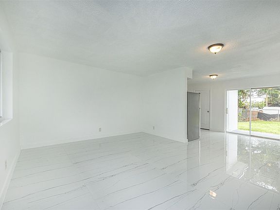 5th image of 1921 SW 66th Avenue