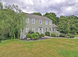 7 Longwood Dr, Westport, MA 02790