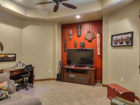 5th image of 465 W Tenaya Dr
