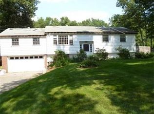 27 Gilson Rd, Groton, MA 01450