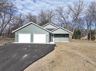 1142 Thomas Dr NE, Alexandria, MN 56308