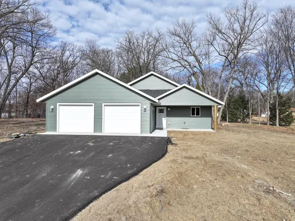 1142 Thomas Dr NE, Alexandria, MN 56308