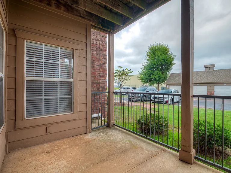 Creighton - 2 Bed / 2 Bath - 1,132 Sq.Ft.