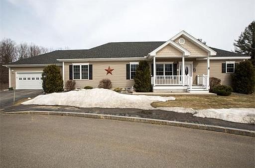 2nd image of 4 Harriet Ct #4