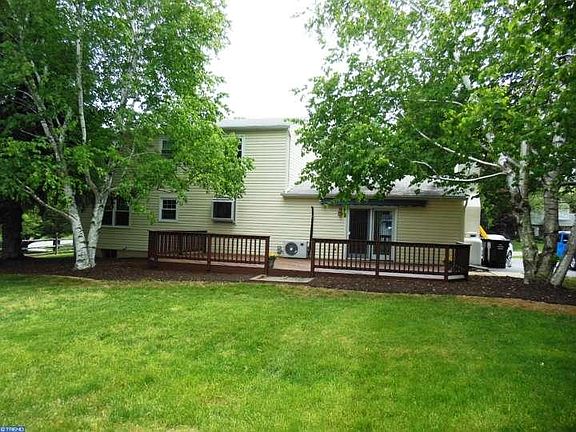 2nd image of 1012 Ericsson Dr