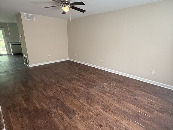 3rd image of 841 Lewis Dr APT D
