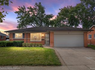 2626 Athena Dr, Troy, MI