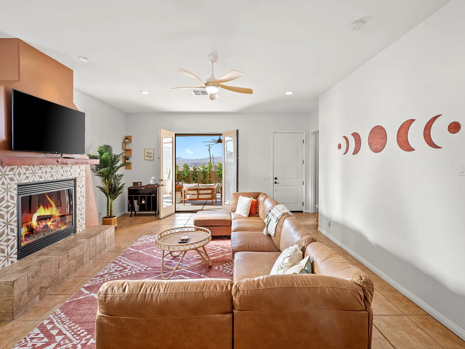 3 bed, 2.5 bath, 1873 sqft, $4,495 — Photo 3