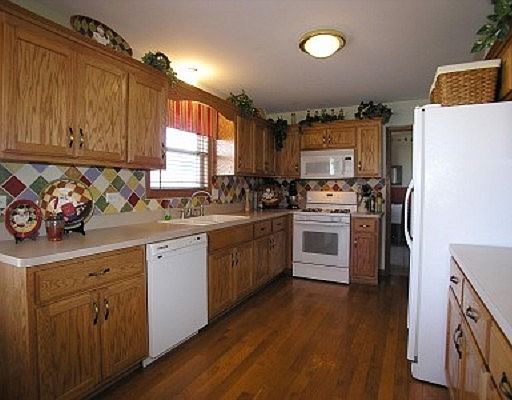3rd image of 24801 Rosewood Ln