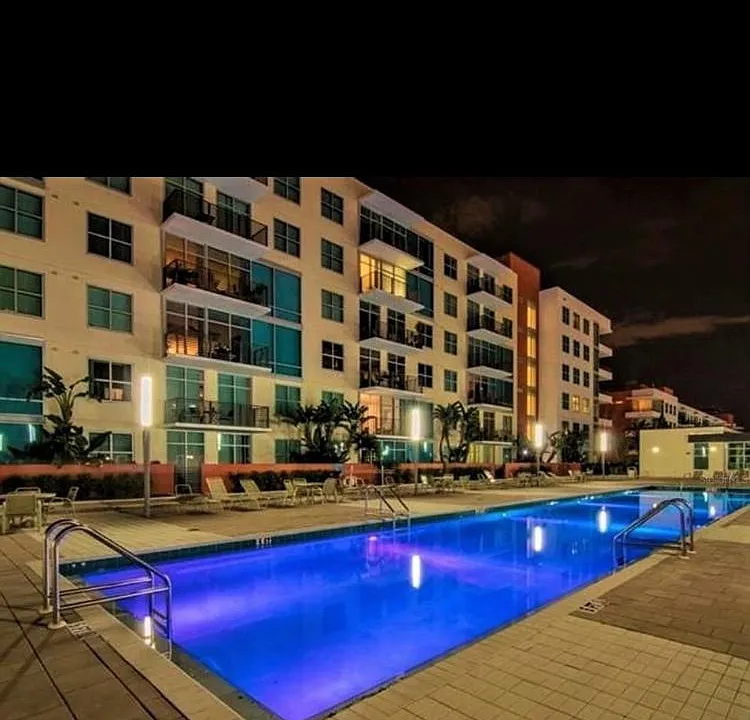 1208 E Kennedy Blvd #820