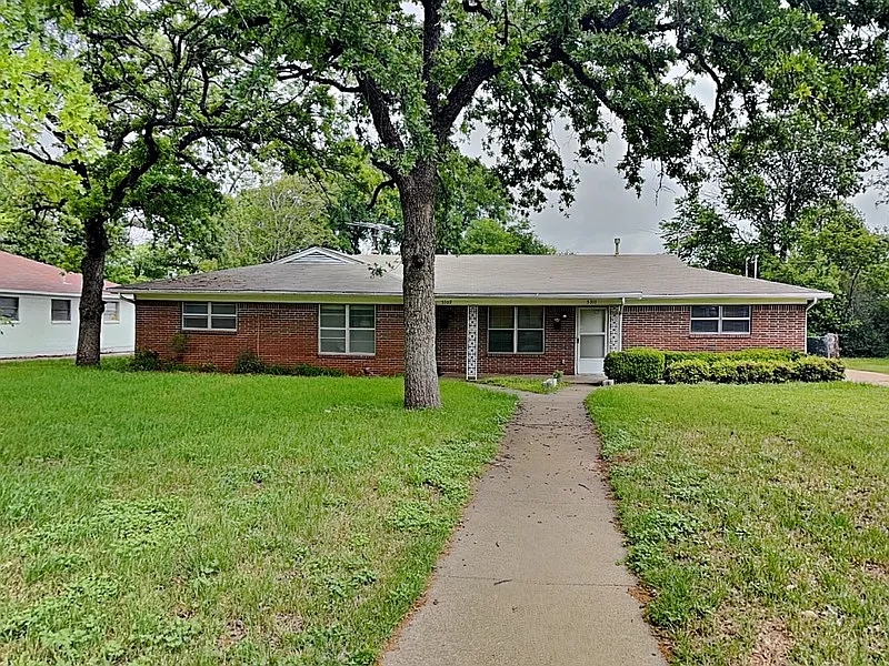 2 bed, 1.0 bath, 1080 sqft, $1,450 — Photo 2
