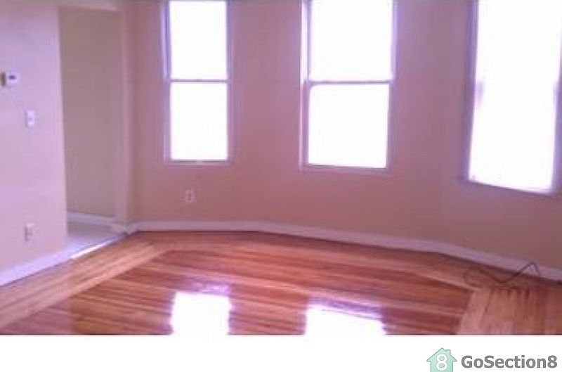 2nd image of 8 Pomona St