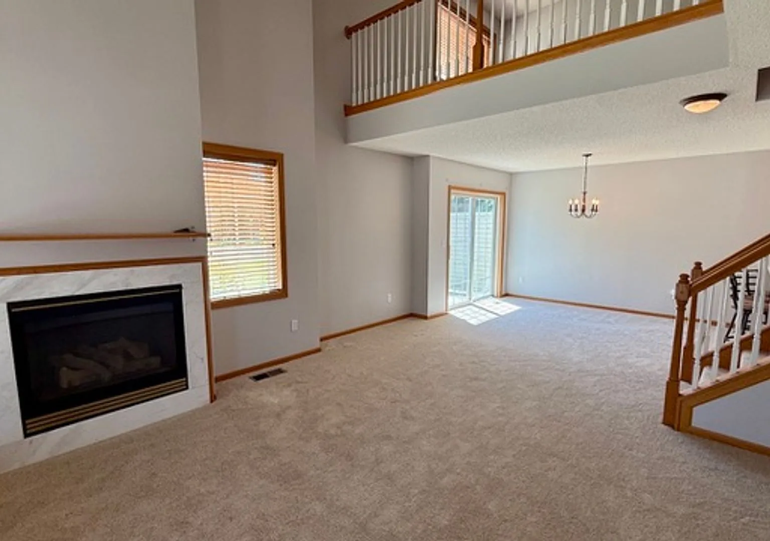 Pristine Townhome Avail Now! — Photo 4