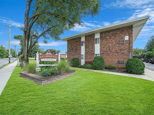 355 Route 111 #27, Smithtown, NY 11787