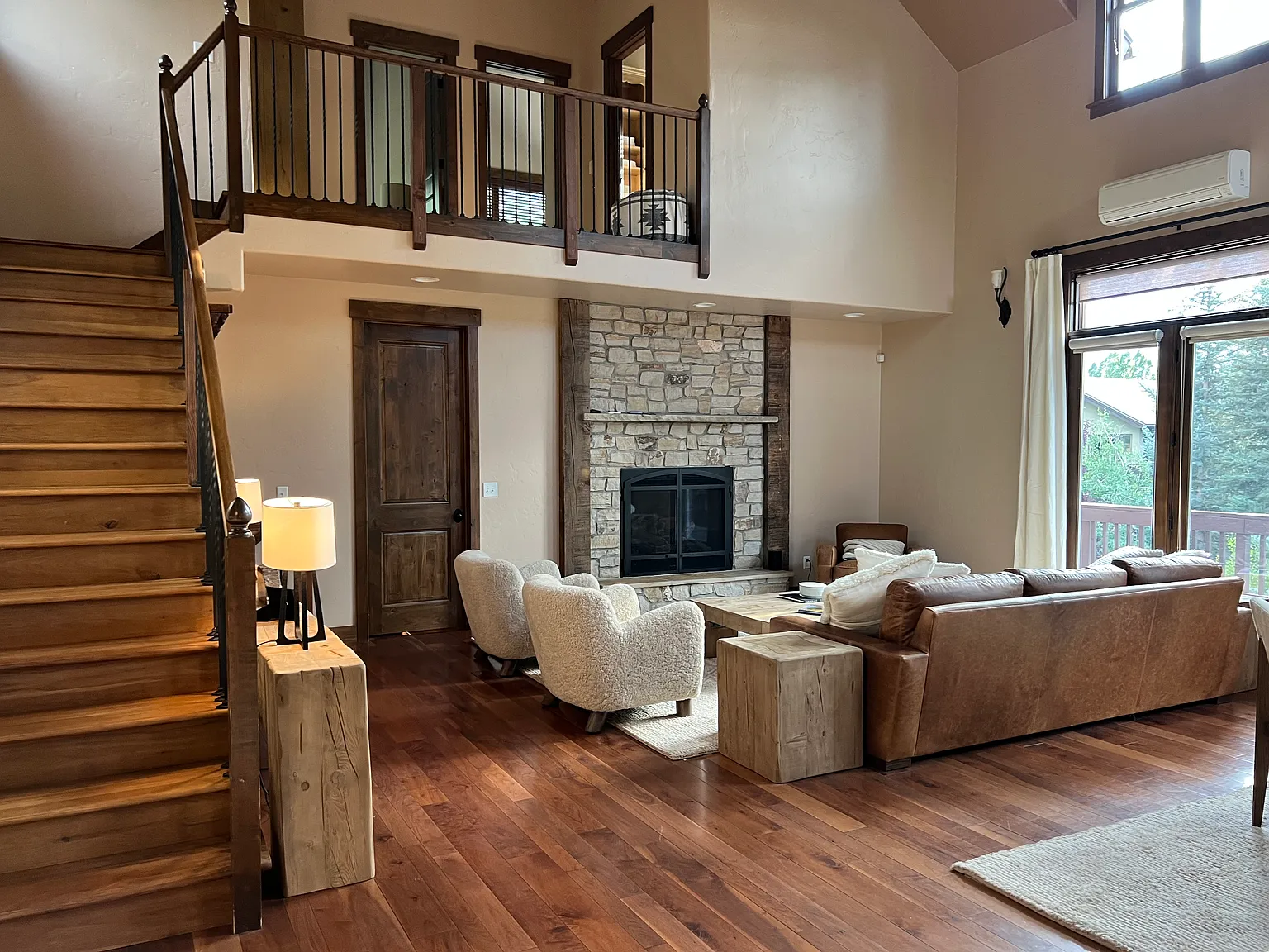 5 bed, 4600 sqft, $14,000 — Photo 4