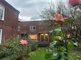 4341 NE Halsey St APT 17, Portland, OR 97213