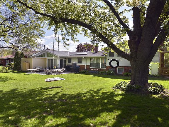 5th image of 732 W Lakeside Dr