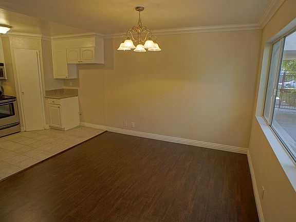 5th image of 18611 Collins St APT E17