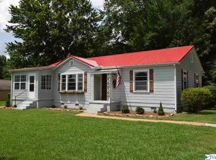 1518 Henry St, Guntersville, AL 35976