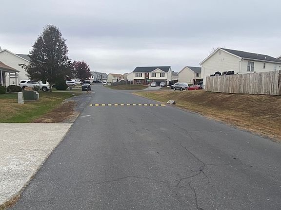 4th image of 25 Buchanan Ln