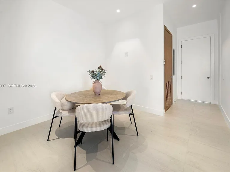 246 NE 6th Ave #302 — Photo 20