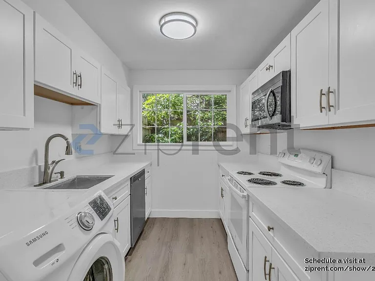 12211 SE 59th St #61 — Photo 12