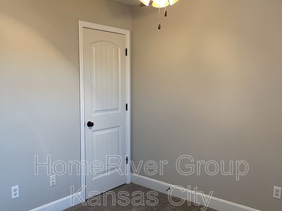 2nd image of 9404 N Robinhood Ave