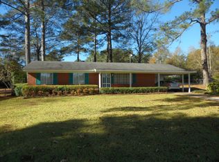 225 Veterans Memorial Dr, Kosciusko, MS 39090