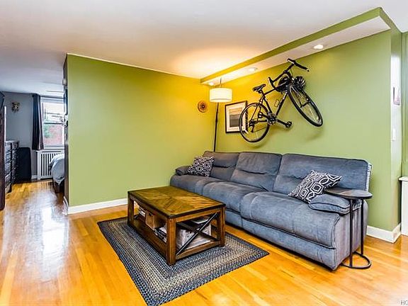 3rd image of 1296 Midland Ave APT C1