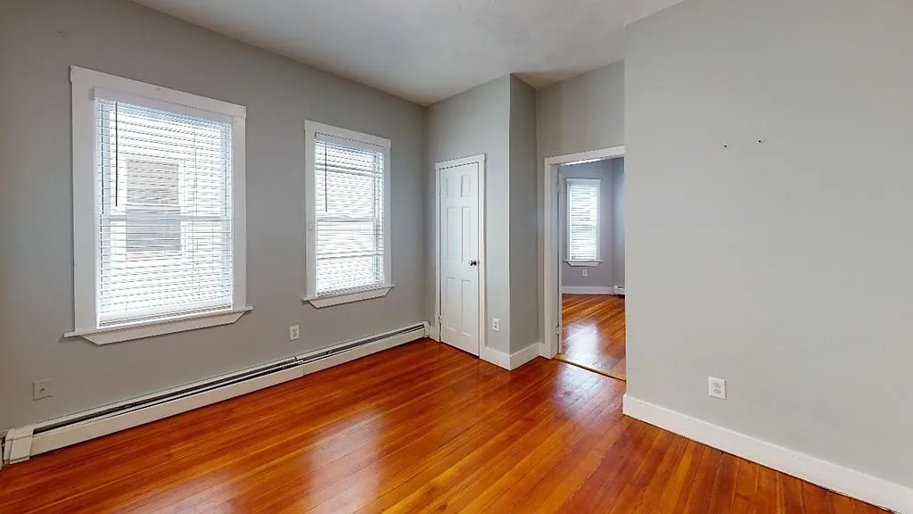 2 bed, 750 sqft, $2,200 — Photo 2