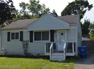 5581 Cleary Dr, Waterford, MI 48329