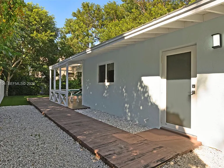 23 Susan St — Photo 19