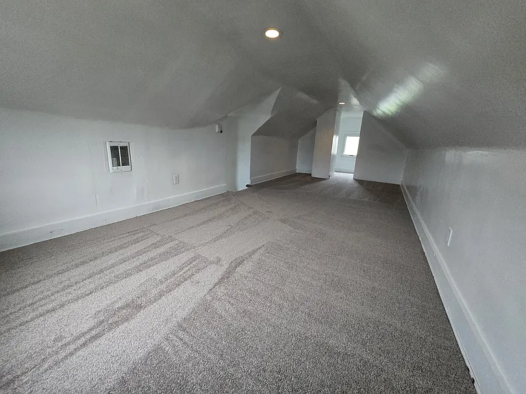 906 Gibson St — Photo 12