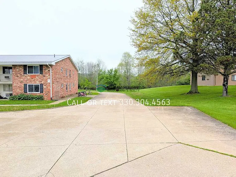 1111 N Elm St #R — Photo 17