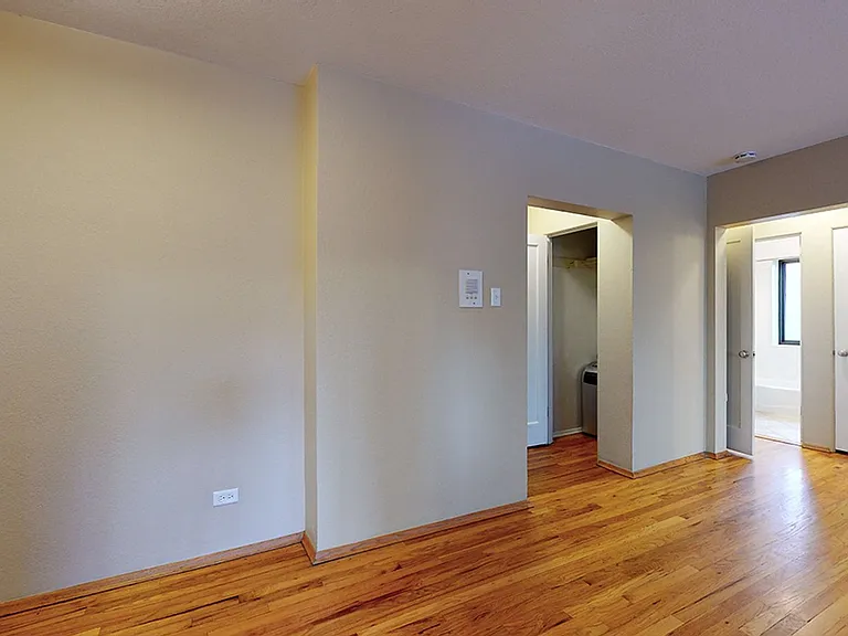 Poplar Apartments — Photo 18