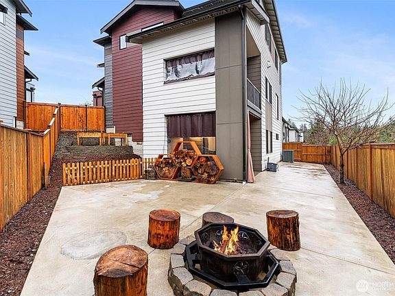 3rd image of 4806 54th Avenue W