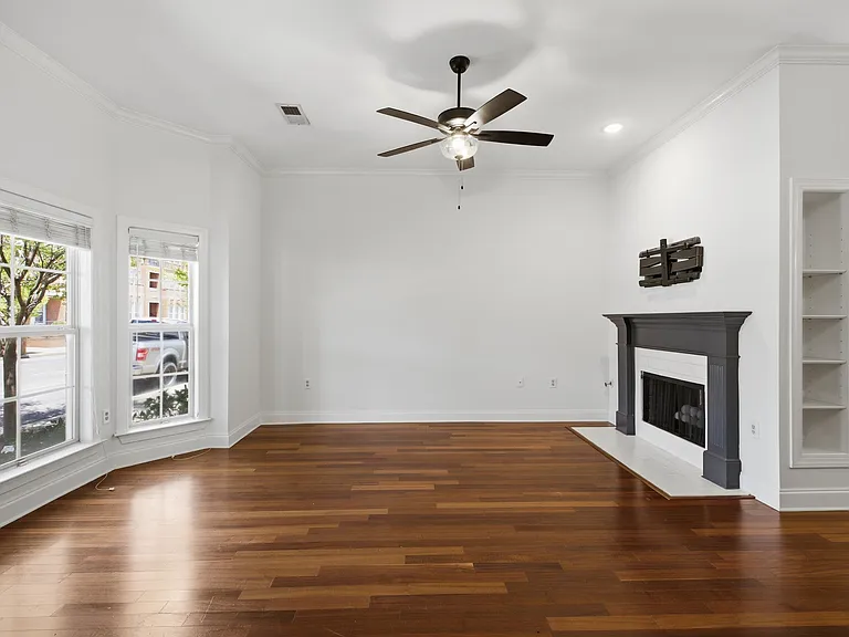 89 W Carolina Ave — Photo 3