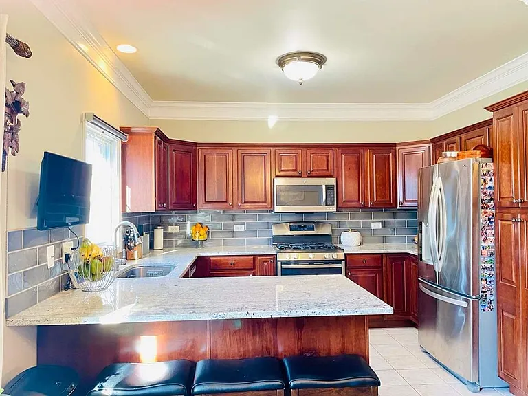 192 N Addison Ave — Photo 8