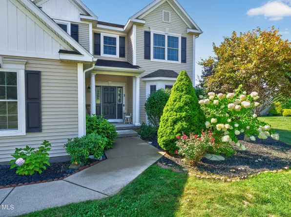 3 Skybrook Circle, Clifton Park, NY 12065