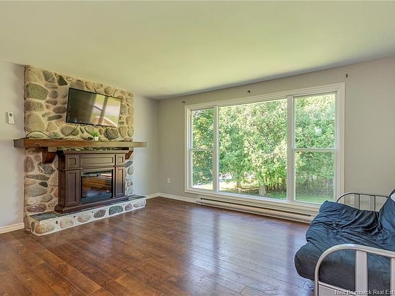 4th image of 214 Hammond River Rd